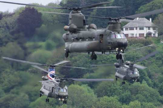 07 June 2021 - 11-22-06 (2)
Three RAF Chinooks barrelled down the river - probably on their way to the G7 in Cornwall.
----------------
RAF Chinooks ZD984, ZH899 & ZA720